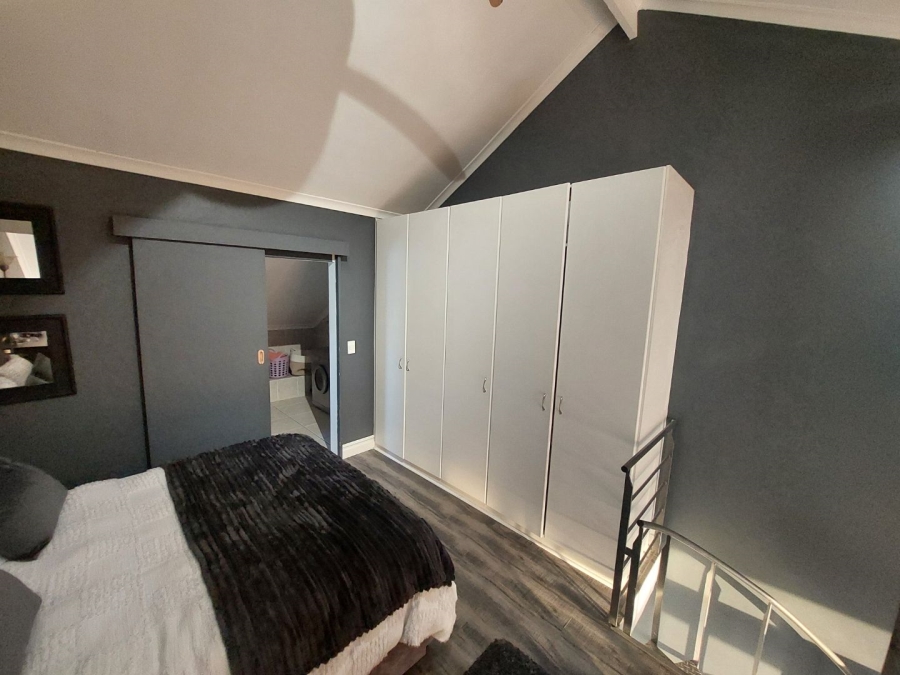 To Let 1 Bedroom Property for Rent in Royal Ascot Western Cape